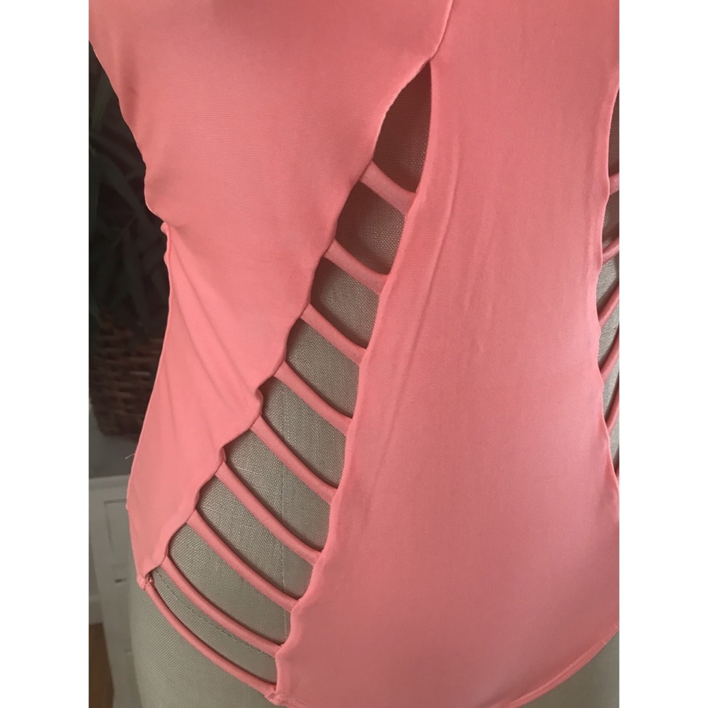 One Piece - Picture 2 of 5